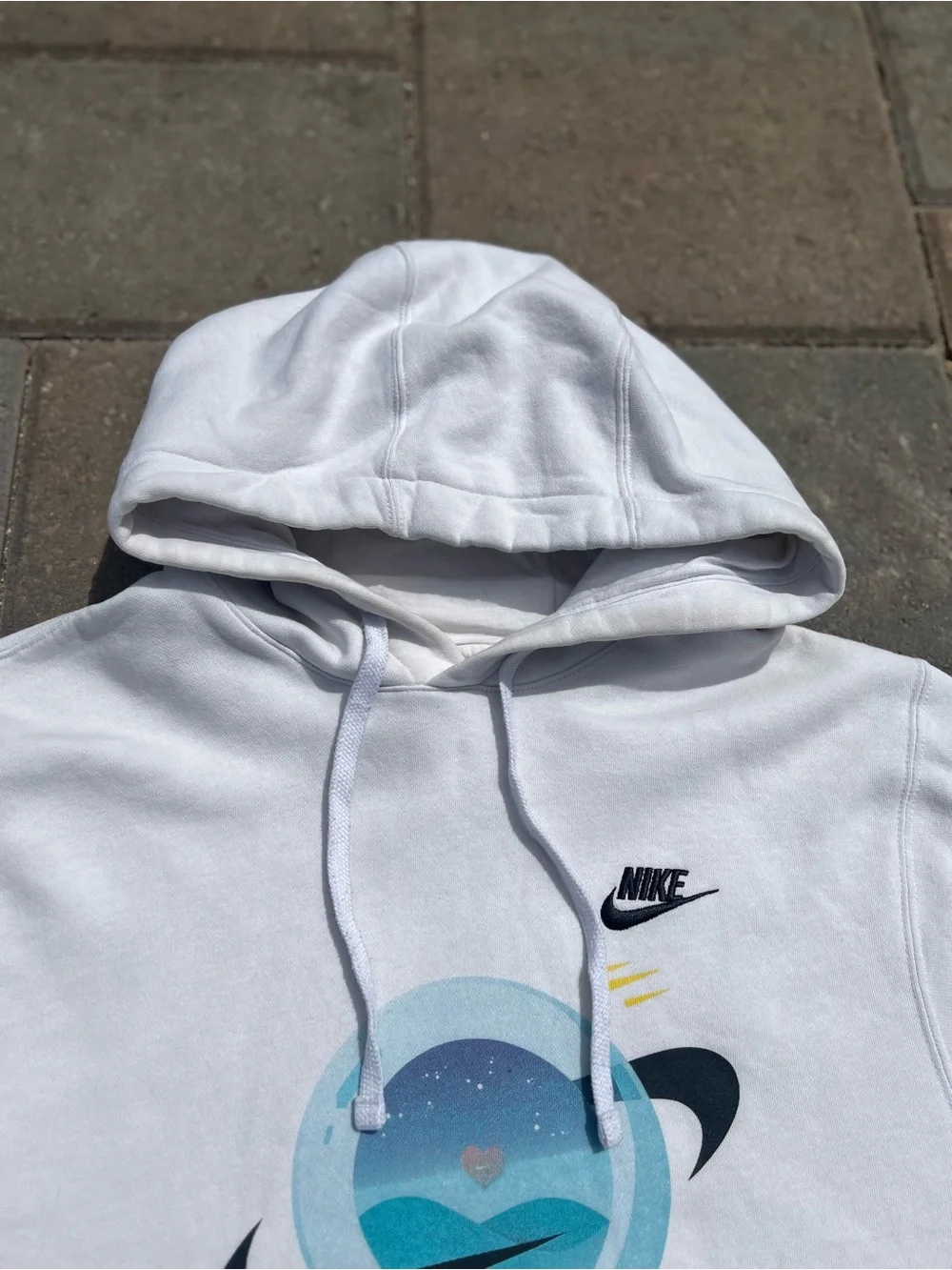 Rare Nike Men’s Planet Graphic Hoodie White Small 
